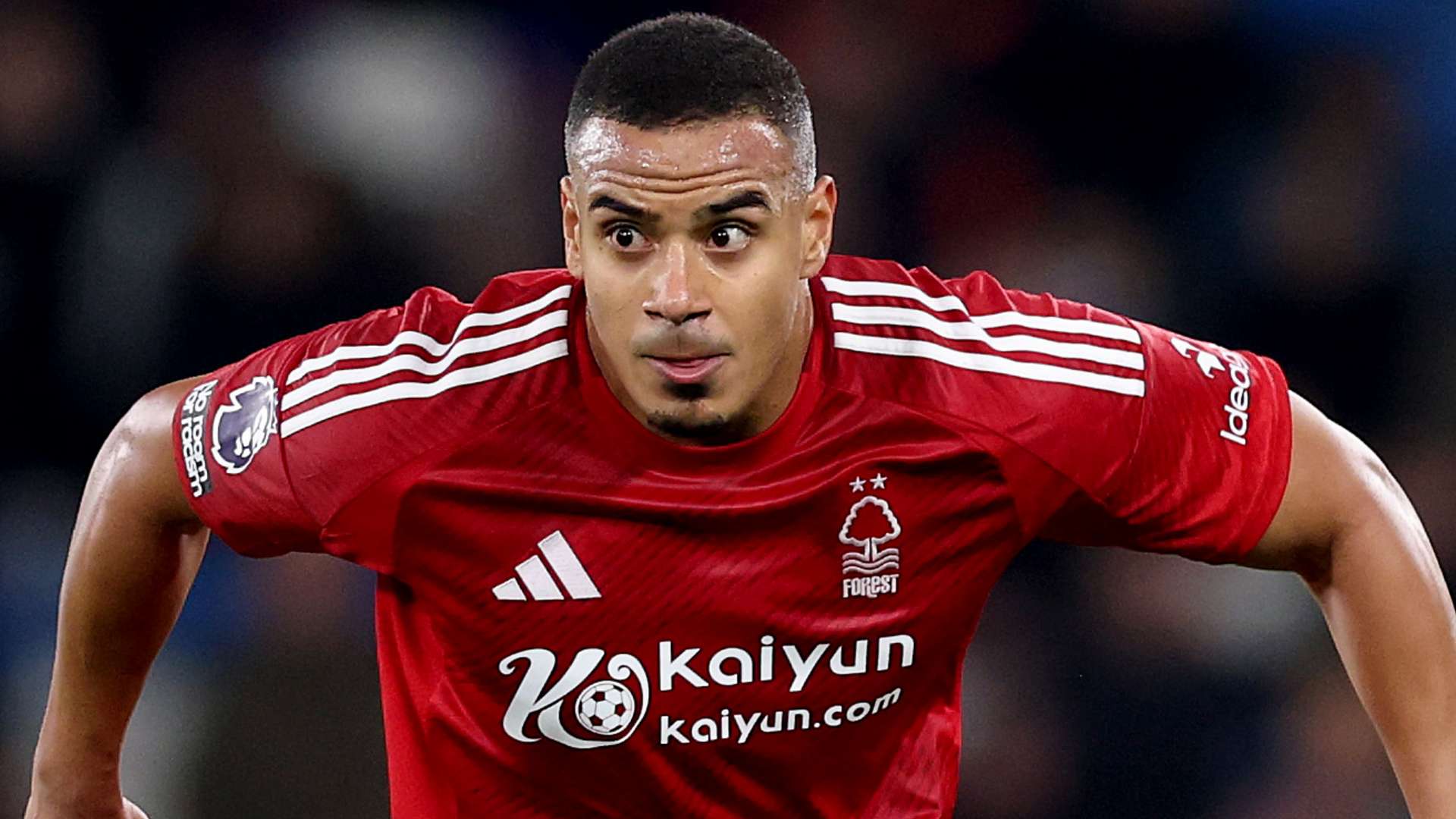 随着足球运 随着足球运